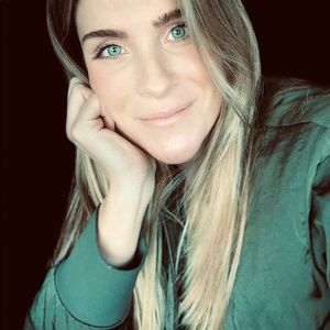 Meet your Posher, Karrie